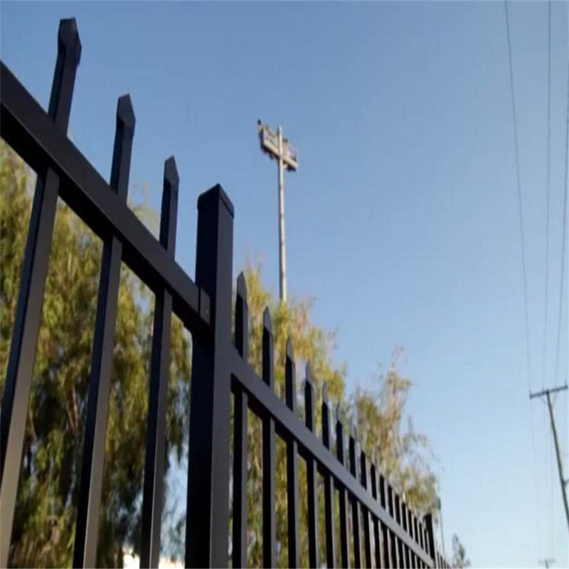 2024-05-27steel-tubular-garrison-fencing-hercules-fence-diplomat-fence1410