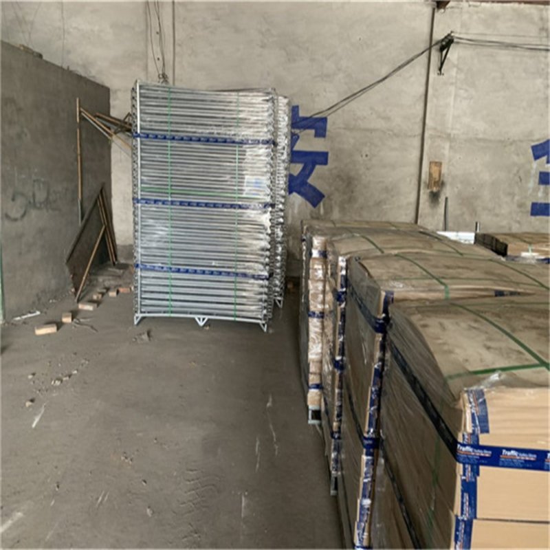 2024-05-27crowd-control-barriers-pedestrian-barriers-fence1398