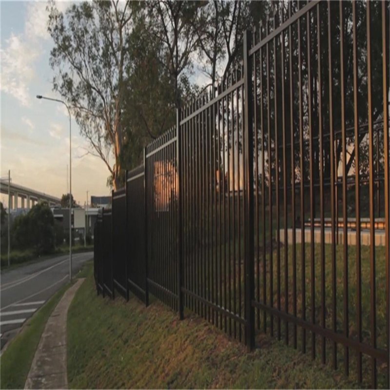 2024-05-27steel-tubular-garrison-fencing-hercules-fence-diplomat-fence1472