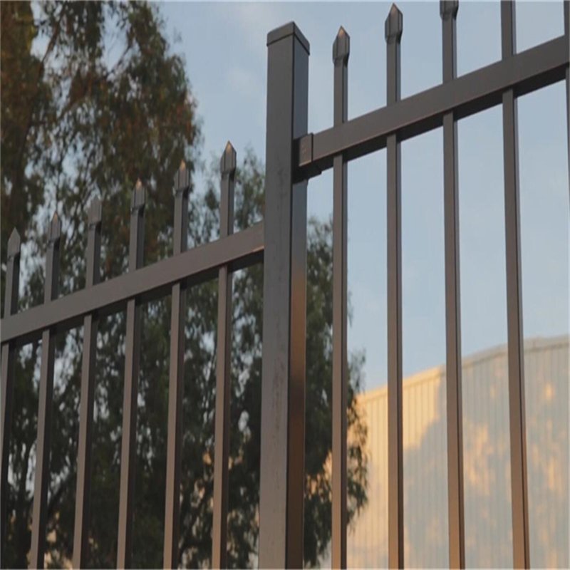 2024-05-27steel-tubular-garrison-fencing-hercules-fence-diplomat-fence1473