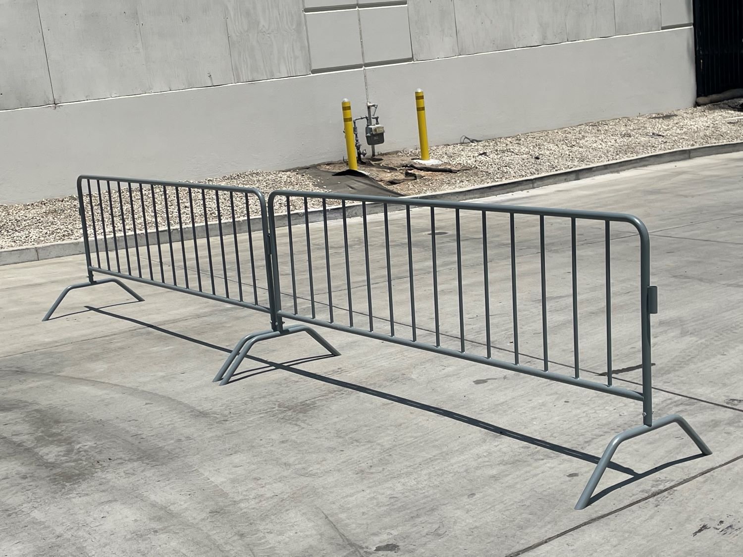 metal-crowd-control-barriers_2_589x@3x.progressive