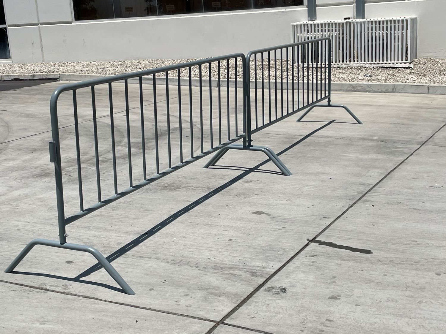 metal-crowd-control-barriers_3_589x@3x.progressive