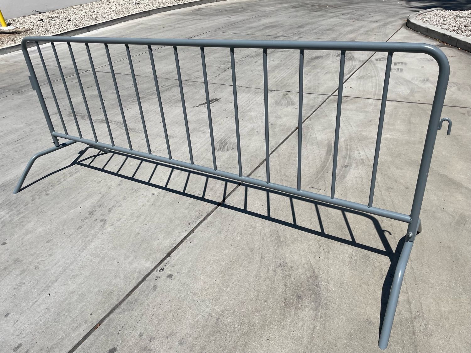 metal-crowd-control-barriers_5_589x@3x.progressive