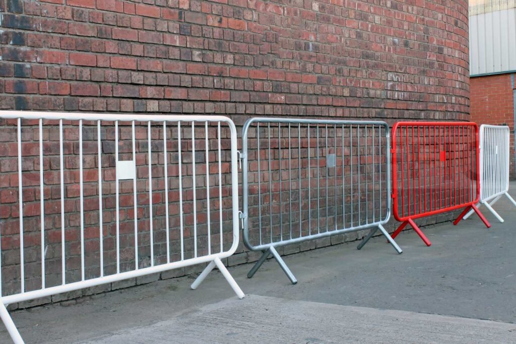 crowd-control-barriers-against-wall-inline