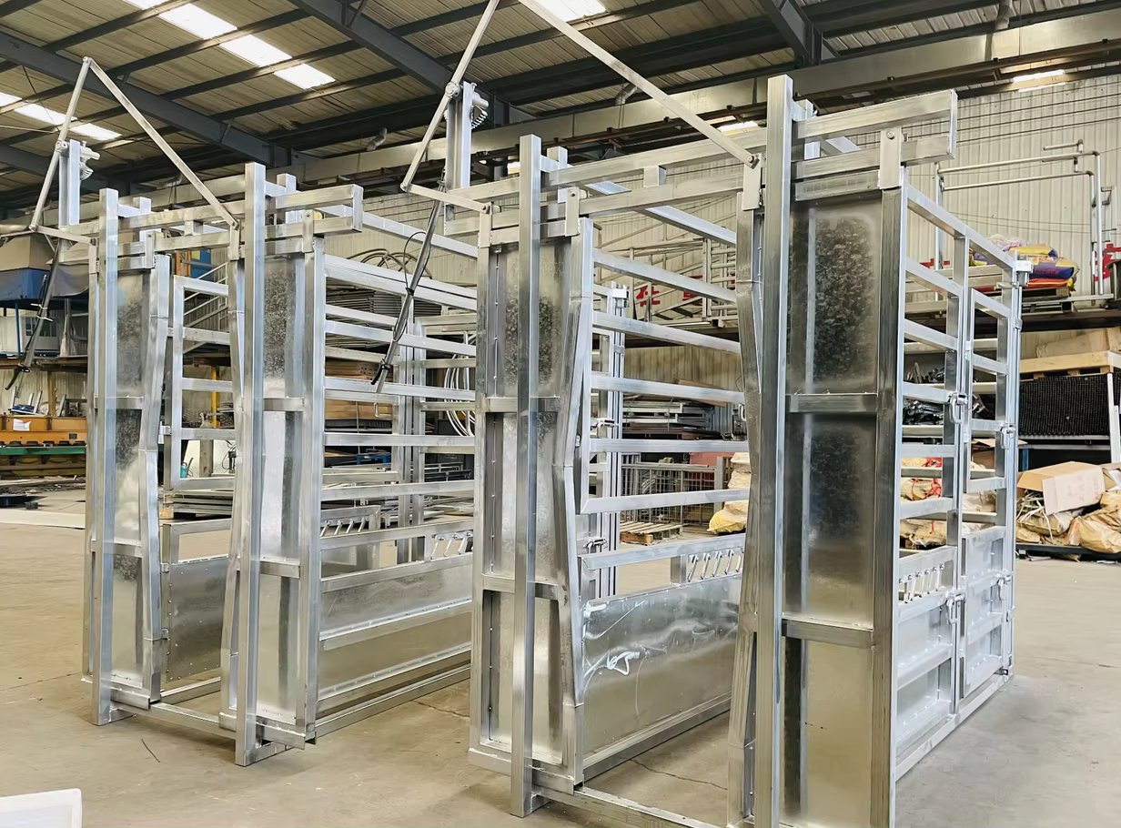 PORTABLE CATTLE CRUSH heavy duty horse cattle crush