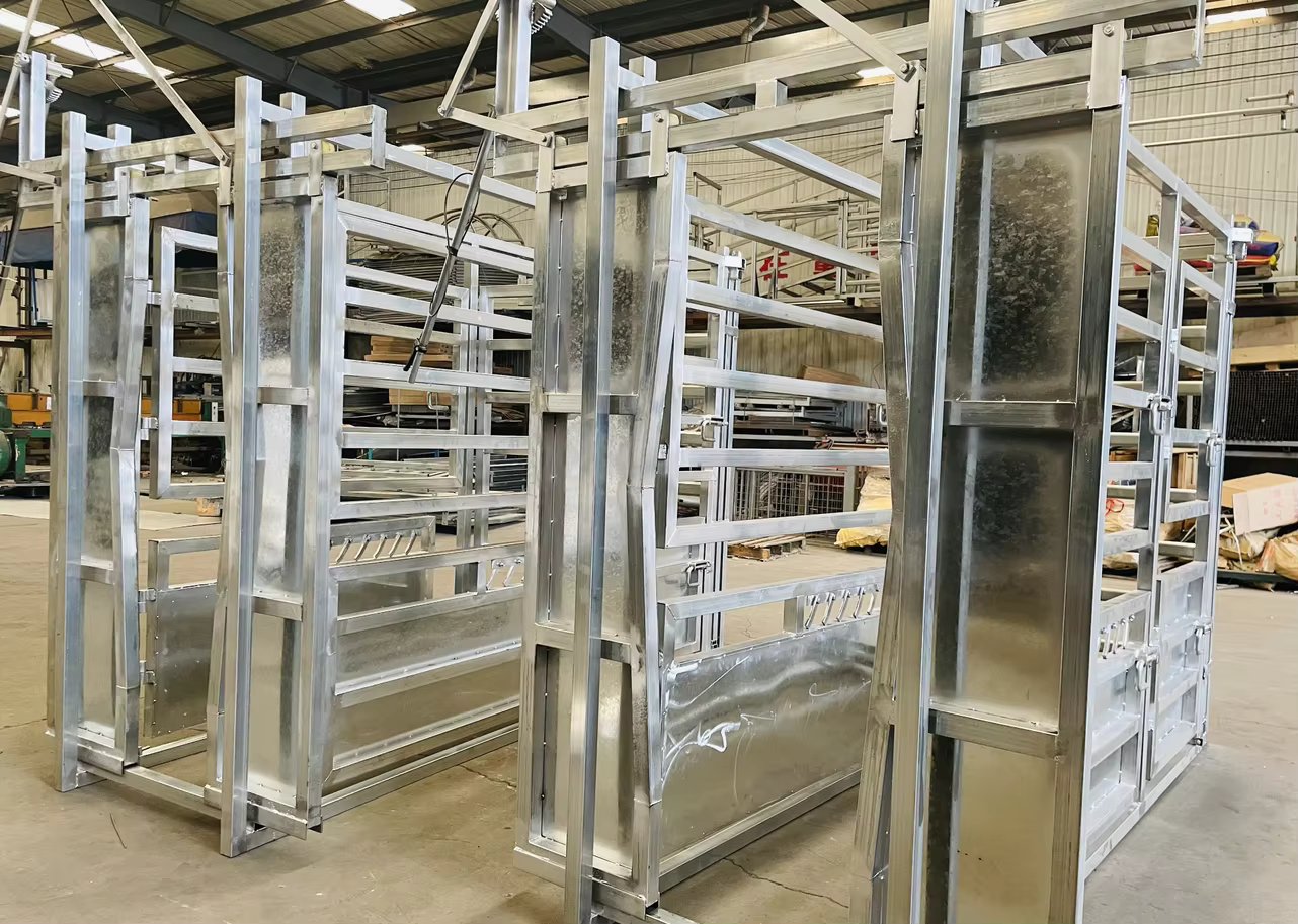 PORTABLE CATTLE CRUSH heavy duty horse cattle crush