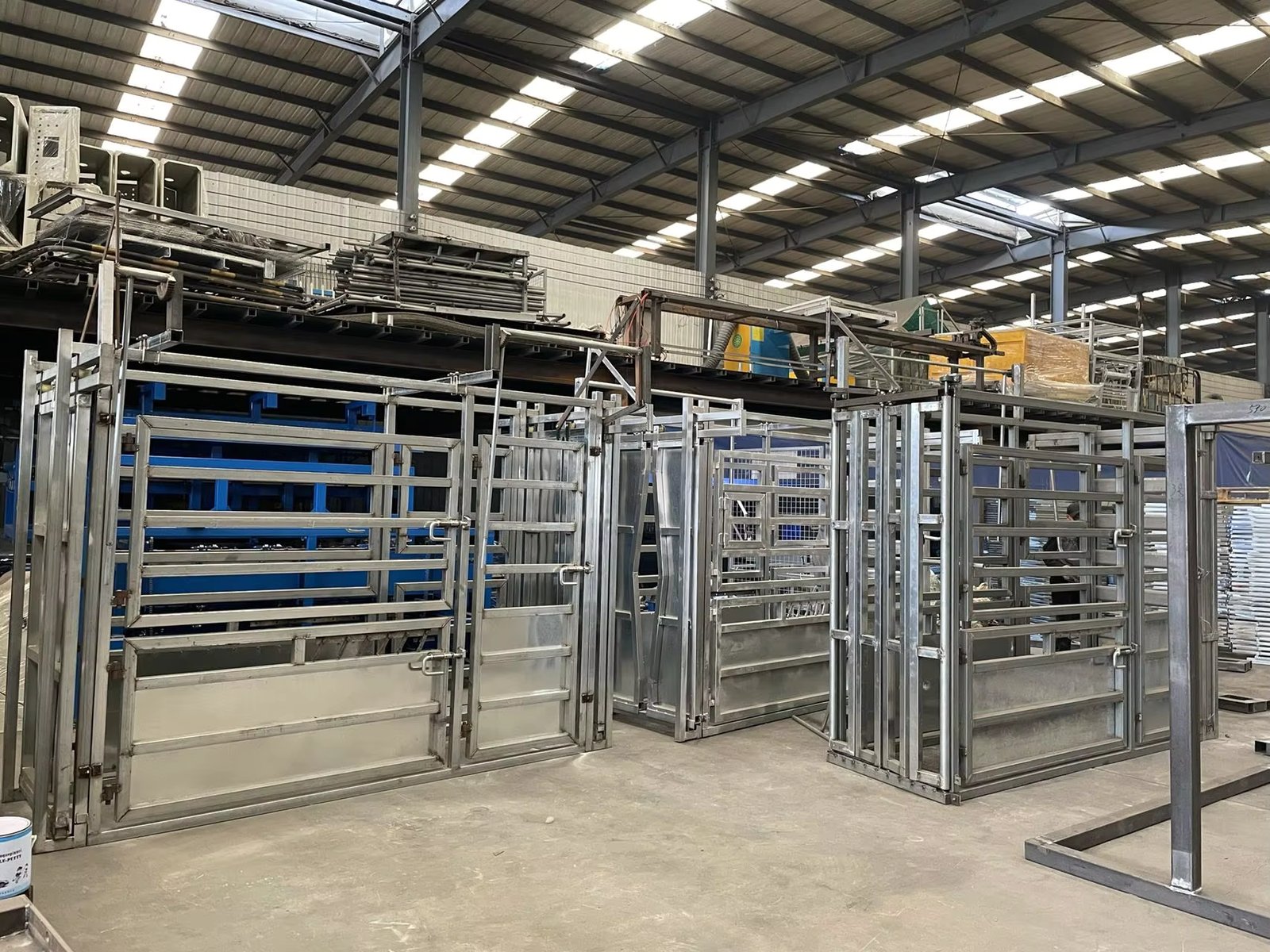 PORTABLE CATTLE CRUSH heavy duty horse cattle crush