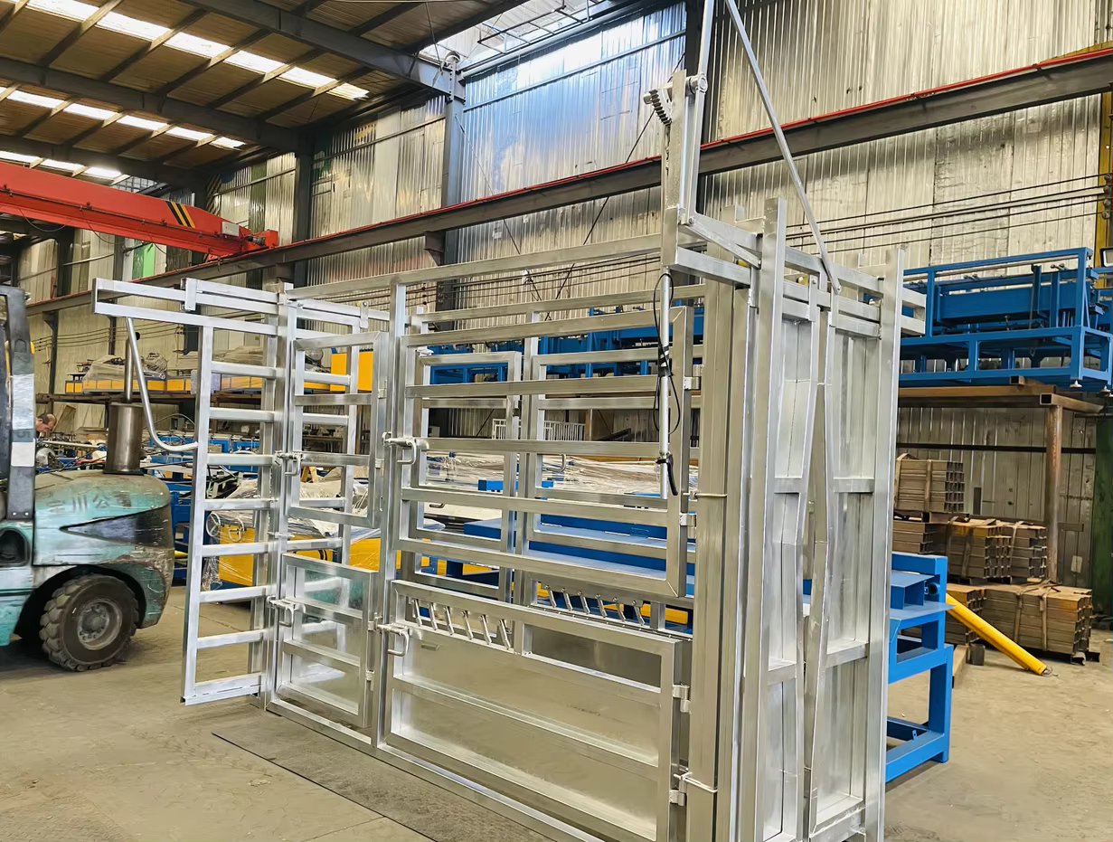 PORTABLE CATTLE CRUSH heavy duty horse cattle crush