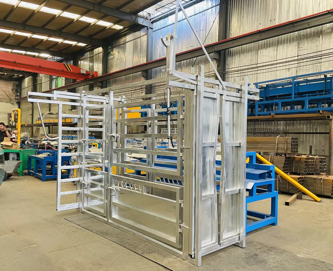 PORTABLE CATTLE CRUSH heavy duty horse cattle crush