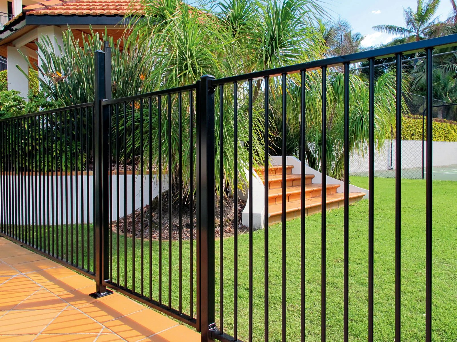 Aluminium Pool Fencing Post 50x50mm x 2100mm Black