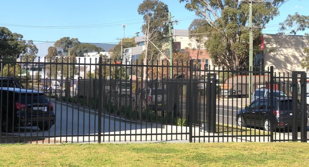 Aluminum Spear Top Fencing Application