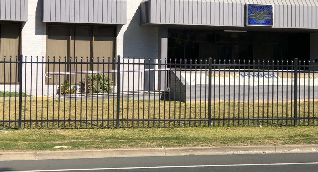 Spear Top Aluminum Fence panel Application