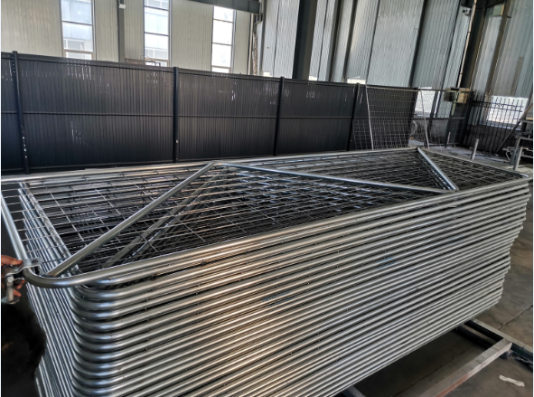 4mm Hot Dip Galvanized 1800mm Height Welded Farm Gate For Horse And Cattle